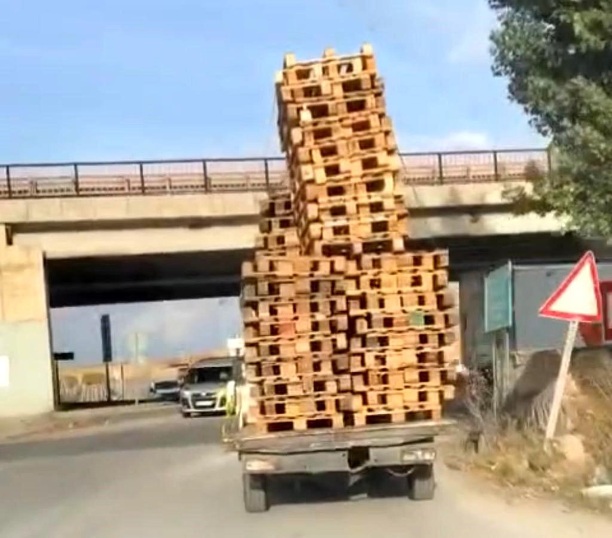 Eskişehir\'de Tehlikeli Taşıma Skandalı