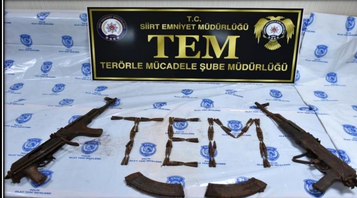 Siirt\'te PKK/KCK Terör Örgütüne Yönelik Operasyonda Silah ve Fişekler Ele Geçirildi