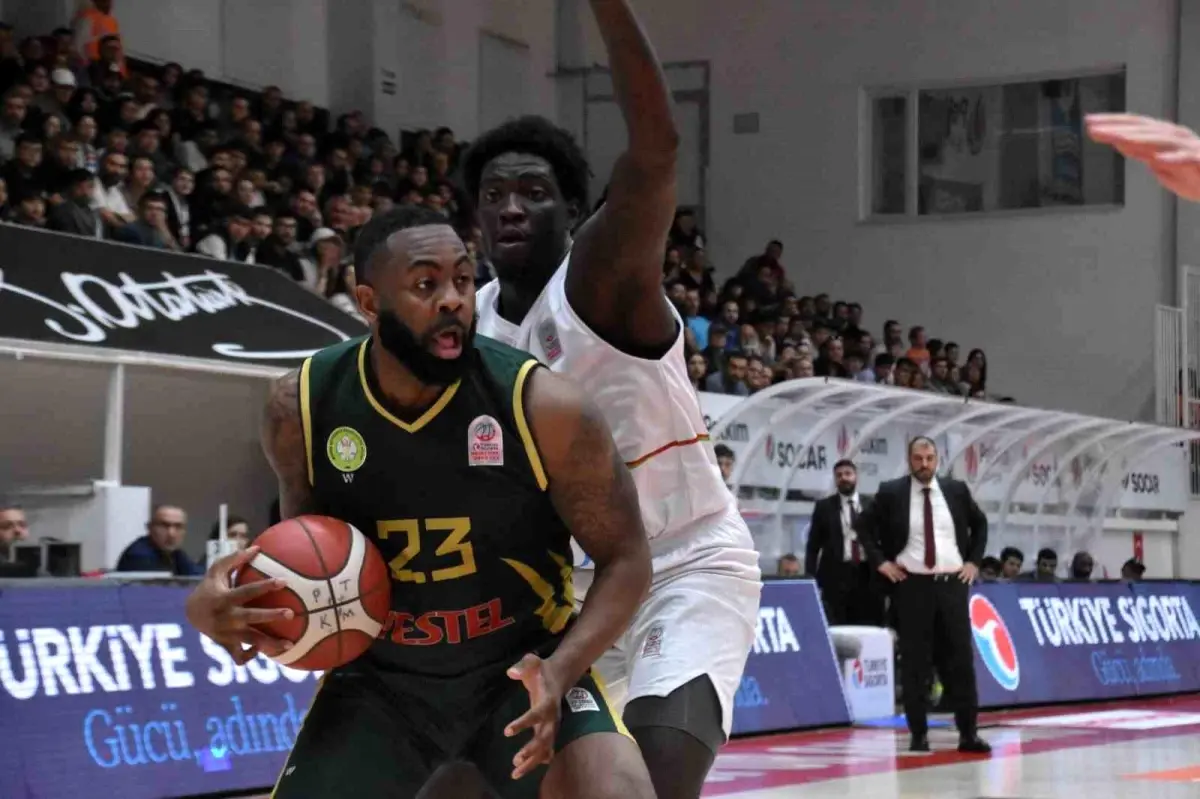 Aliağa Petkimspor, Manisa Büyükşehir Belediyespor\'u 94-74 yendi