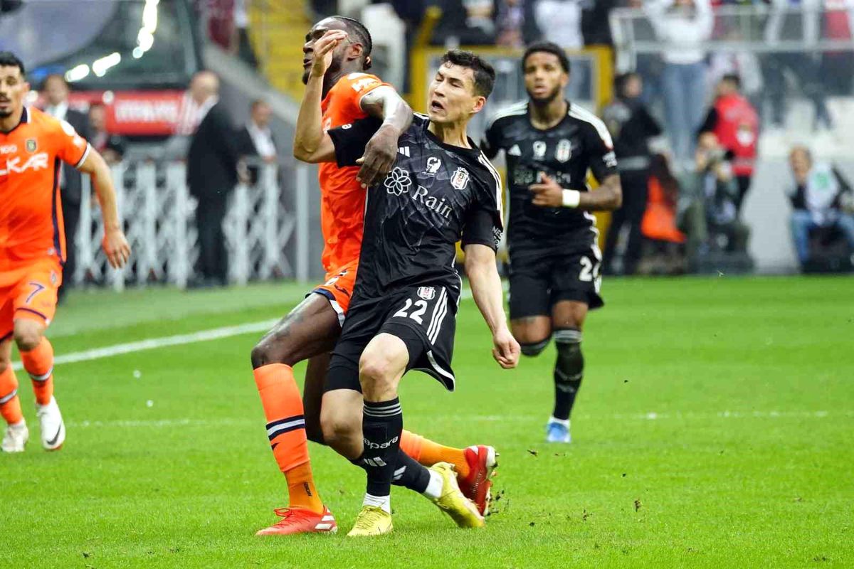 Beşiktaşlı Bahtiyar Zaynutdinov, sakatlandı
