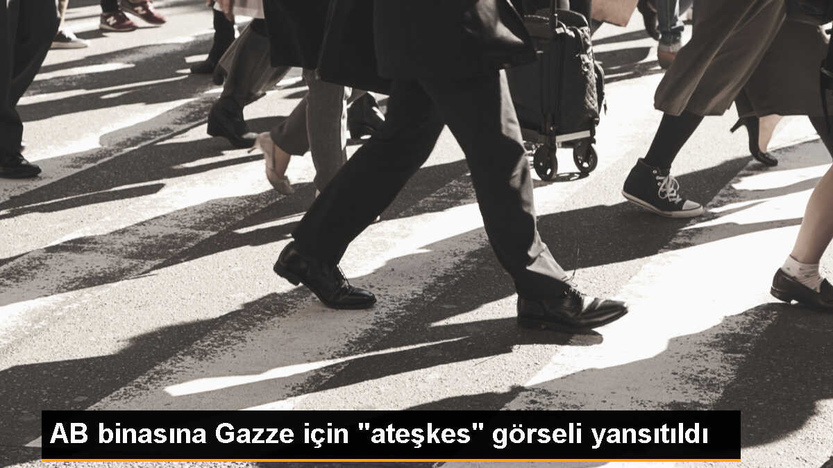 Save The Children, AB Komisyonu binasına Gazze için projeksiyon yansıttı
