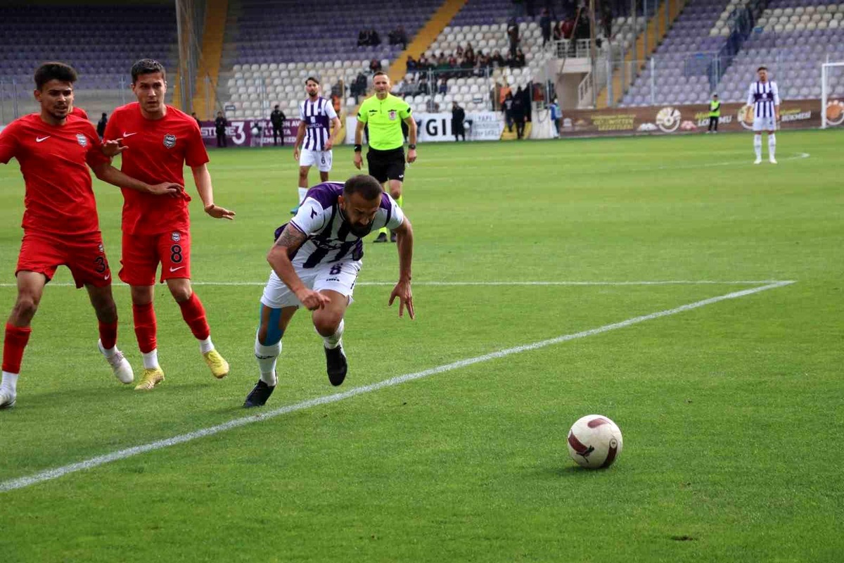 Afyonspor, Nazilli Belediyespor\'u mağlup ederek ligde yükseldi