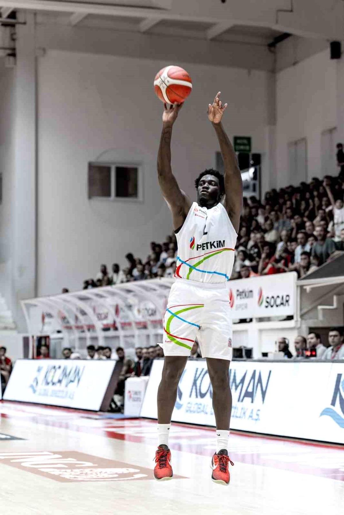 Aliağa Petkimsporlu Khyri Thomas, haftanın 5\'ine seçildi