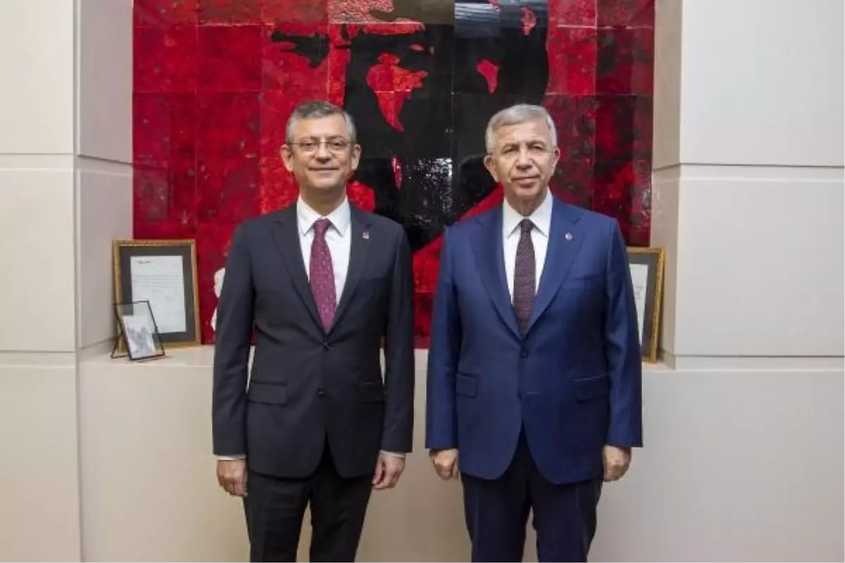 CHP Genel Başkanı Özgür Özel, Mansur Yavaş\'ı Kabul Etti