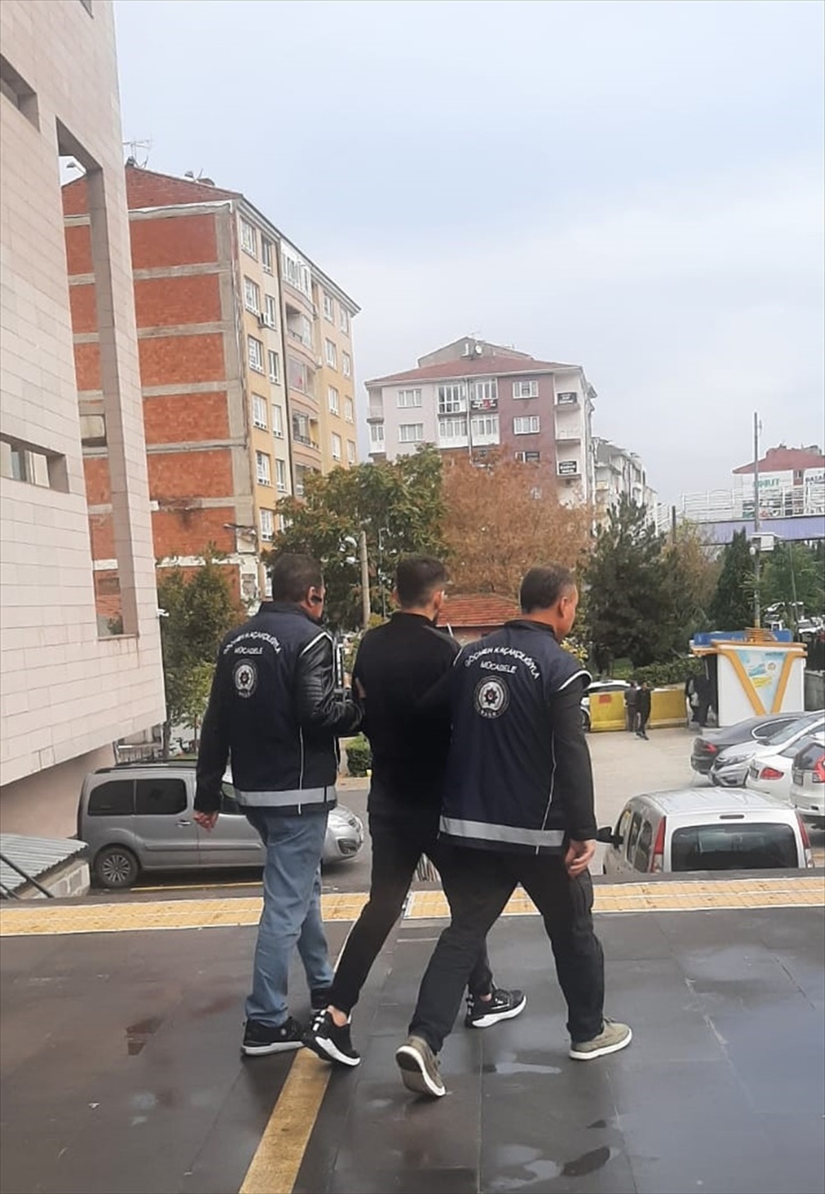Eskişehir\'de Göçmen Kaçakçılığı Operasyonunda Tutuklama