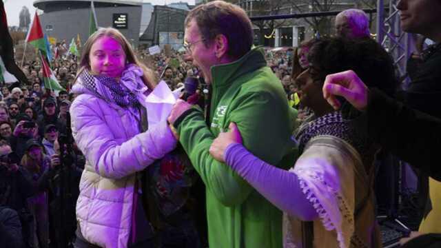 Filistin'e destek mesajı veren iklim aktivisti Greta Thunberg'in sözü kesildi