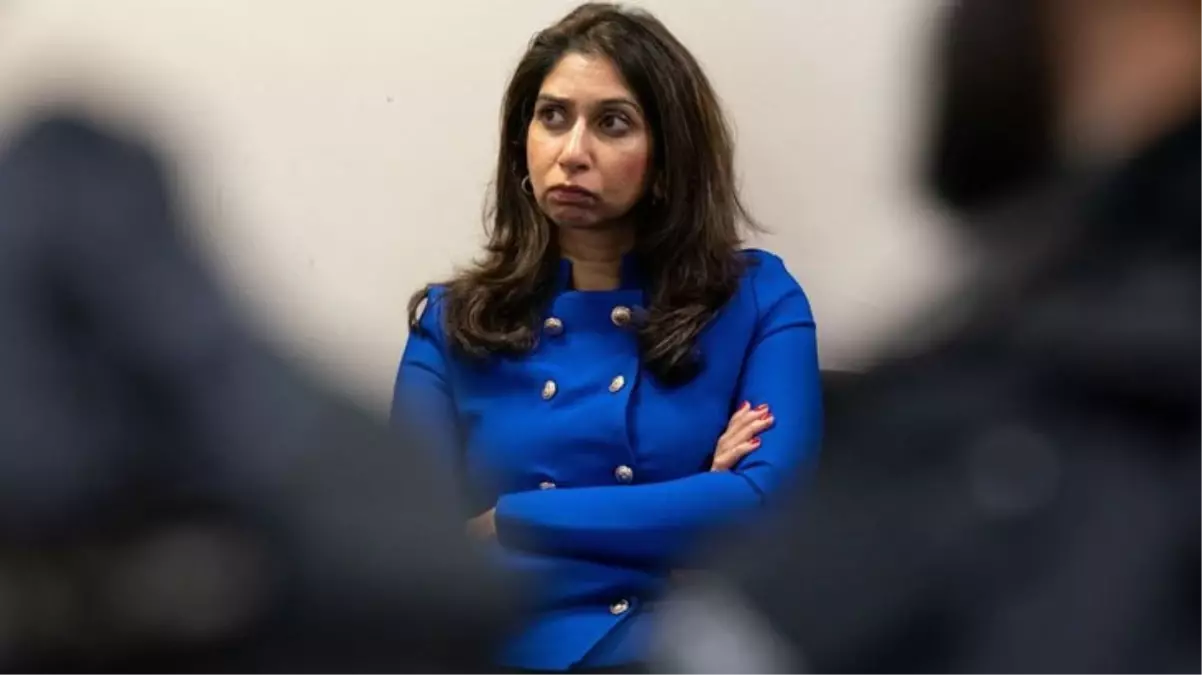 Filistin\'e destek yürüyüşlerine tepki gösteren İngiltere İçişleri Bakanı Suella Braverman görevden alındı