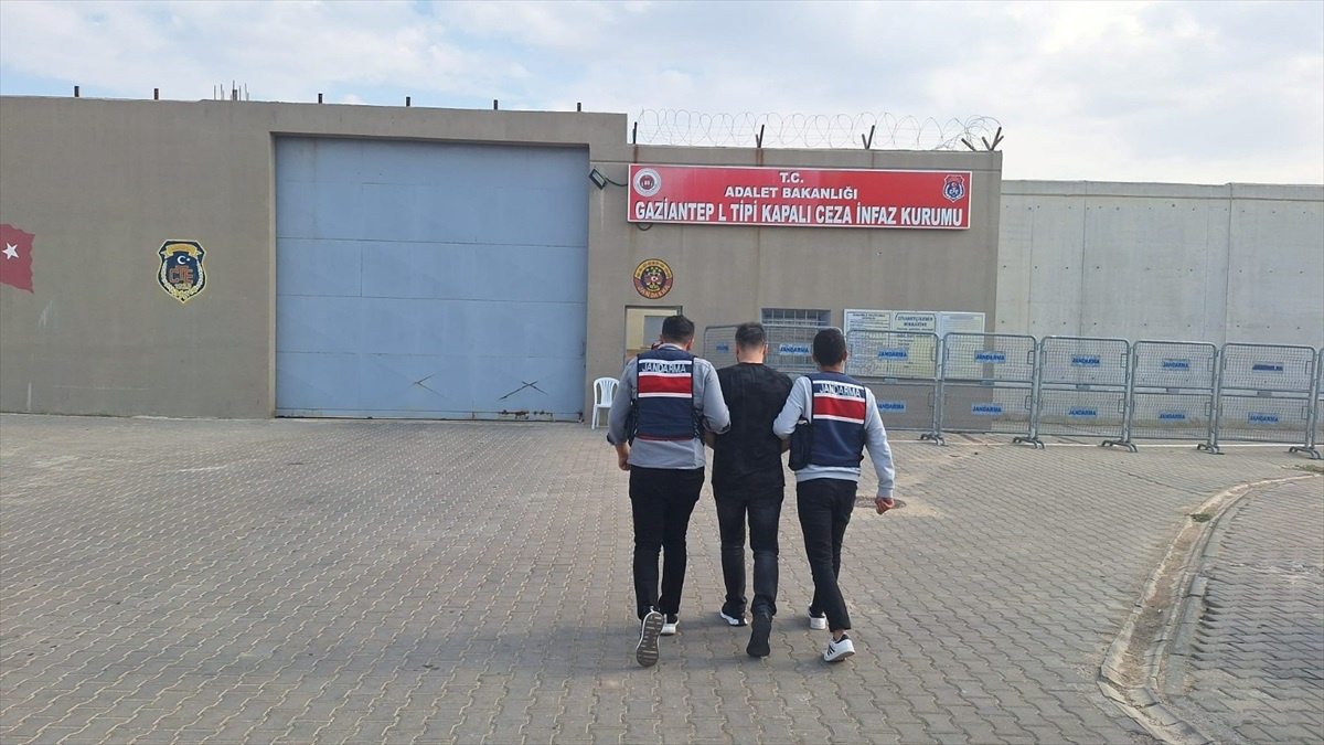 Gaziantep\'te Sosyal Medya Dolandırıcısı Tutuklandı