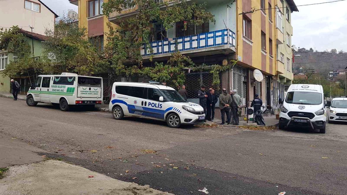 Karabük\'te İşçi Emeklisi Yalnız Kaldığı Evde Ölü Bulundu
