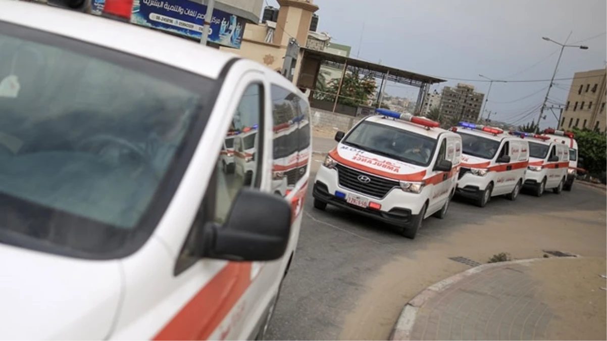 İsrail saldırıları nedeniyle Kudüs Hastanesi\'ndeki tahliye konvoyu geri dönmek zorunda kaldı