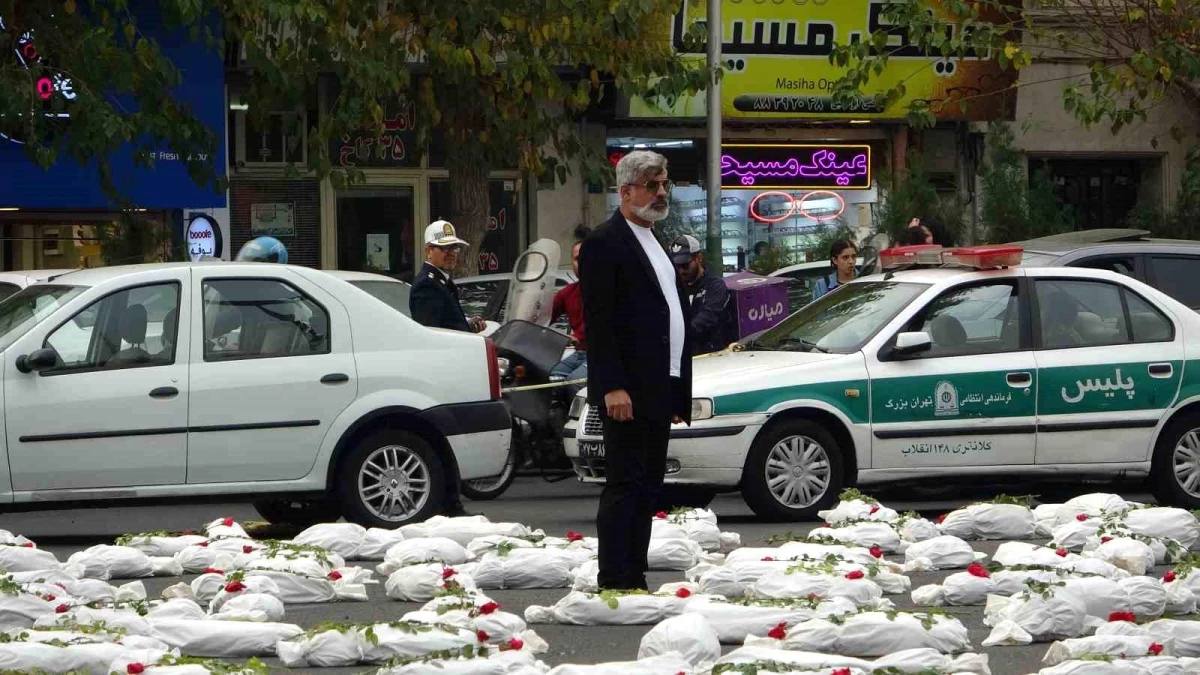 İran\'da Filistinli çocuklar için sembolik cenaze etkinliği düzenlendi