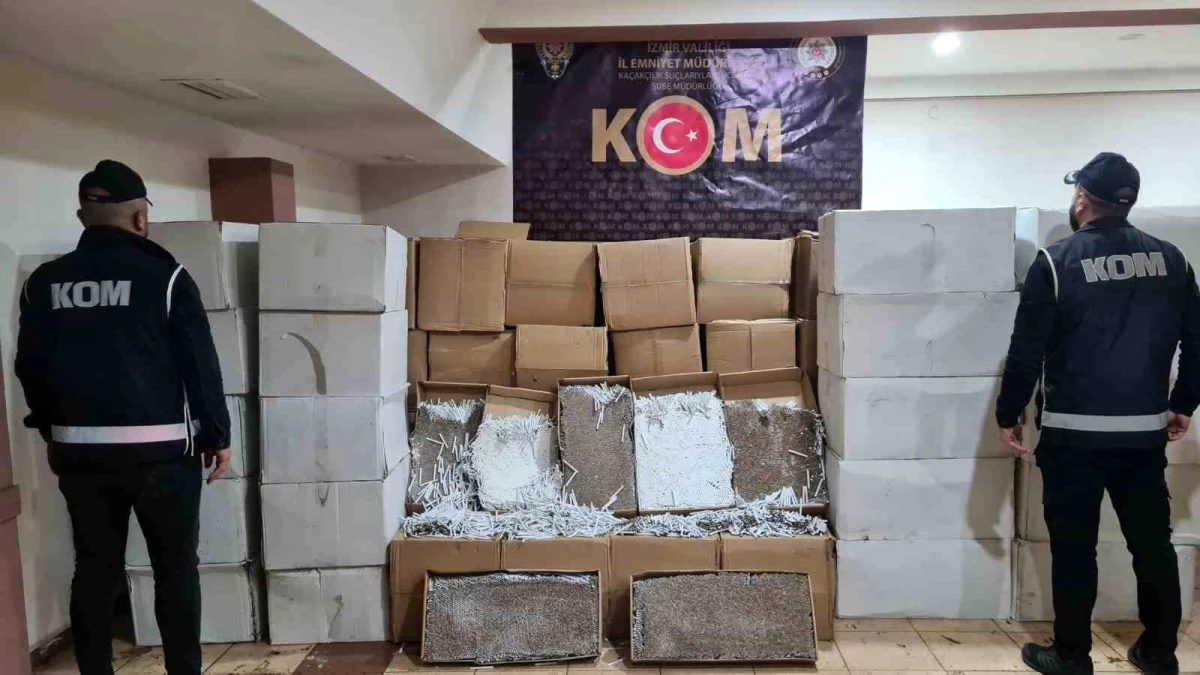 İzmir\'de kaçakçılara şok operasyon: 4 milyona yakın dolu makaron ele geçirildi