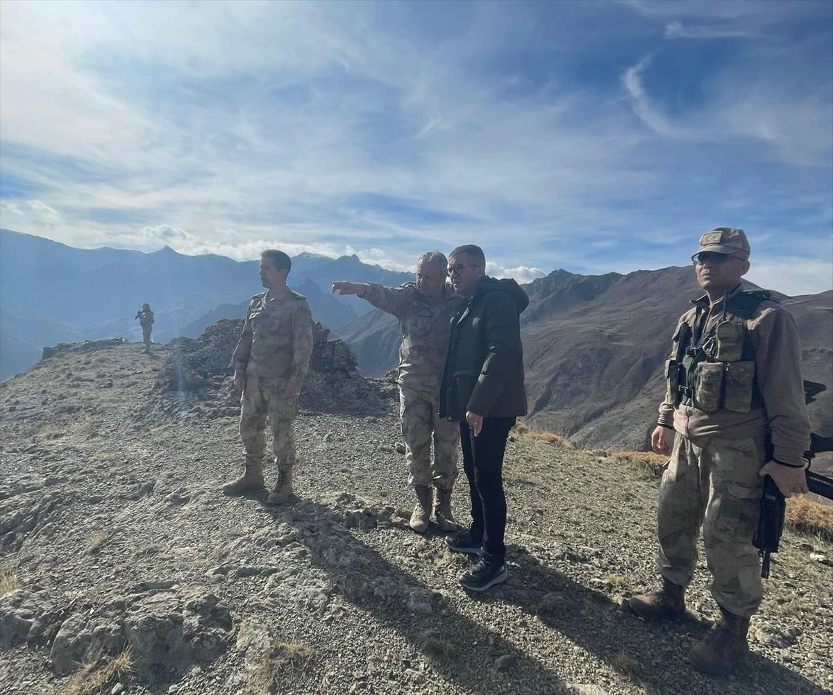 Kaymakam Daştan, Kars\'ta PKK\'ya yönelik operasyonların yürütüldüğü üs bölgesini ziyaret etti