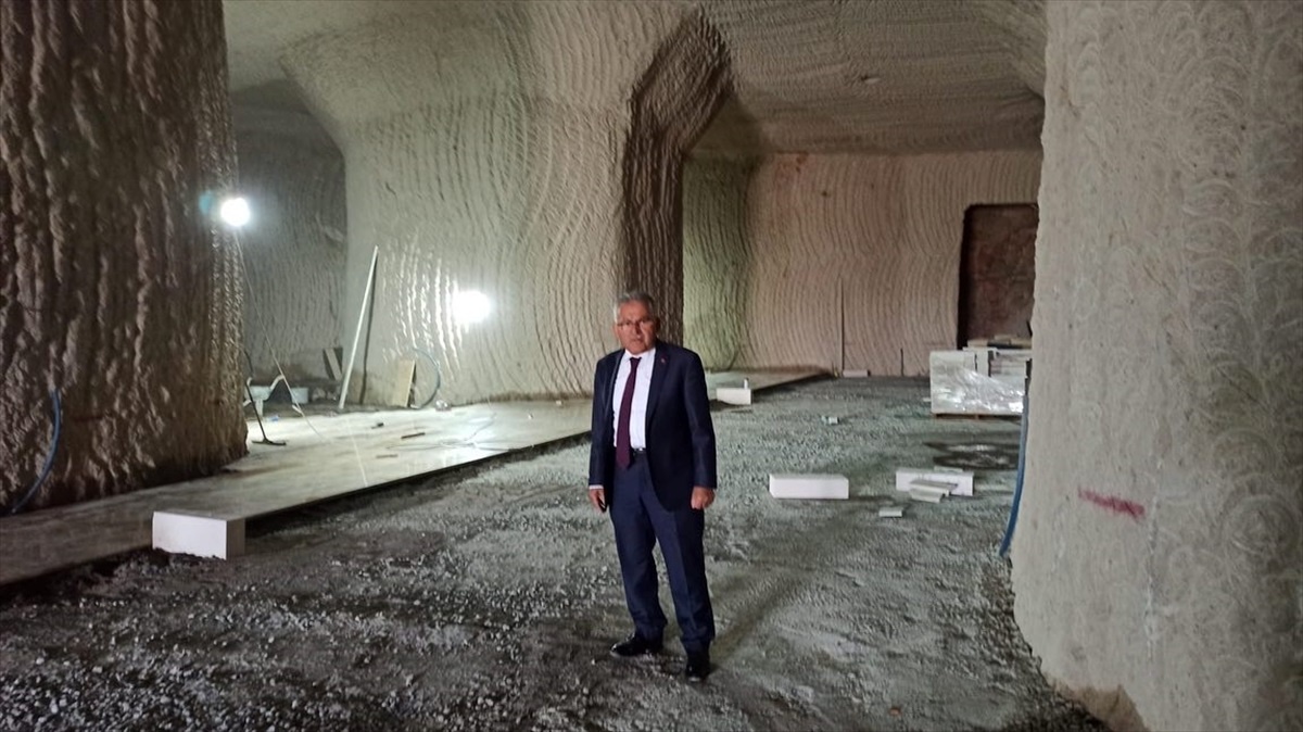 Kayseri Büyükşehir Belediye Başkanı Kültepe Müzesi\'nin Çalışmalarını İnceledi