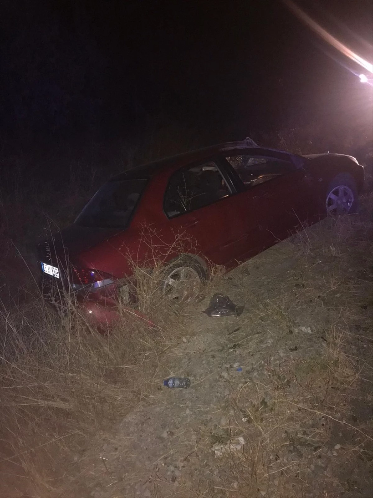 Kırıkkale\'de Otomobil Şarampole Düştü: 2 Yaralı