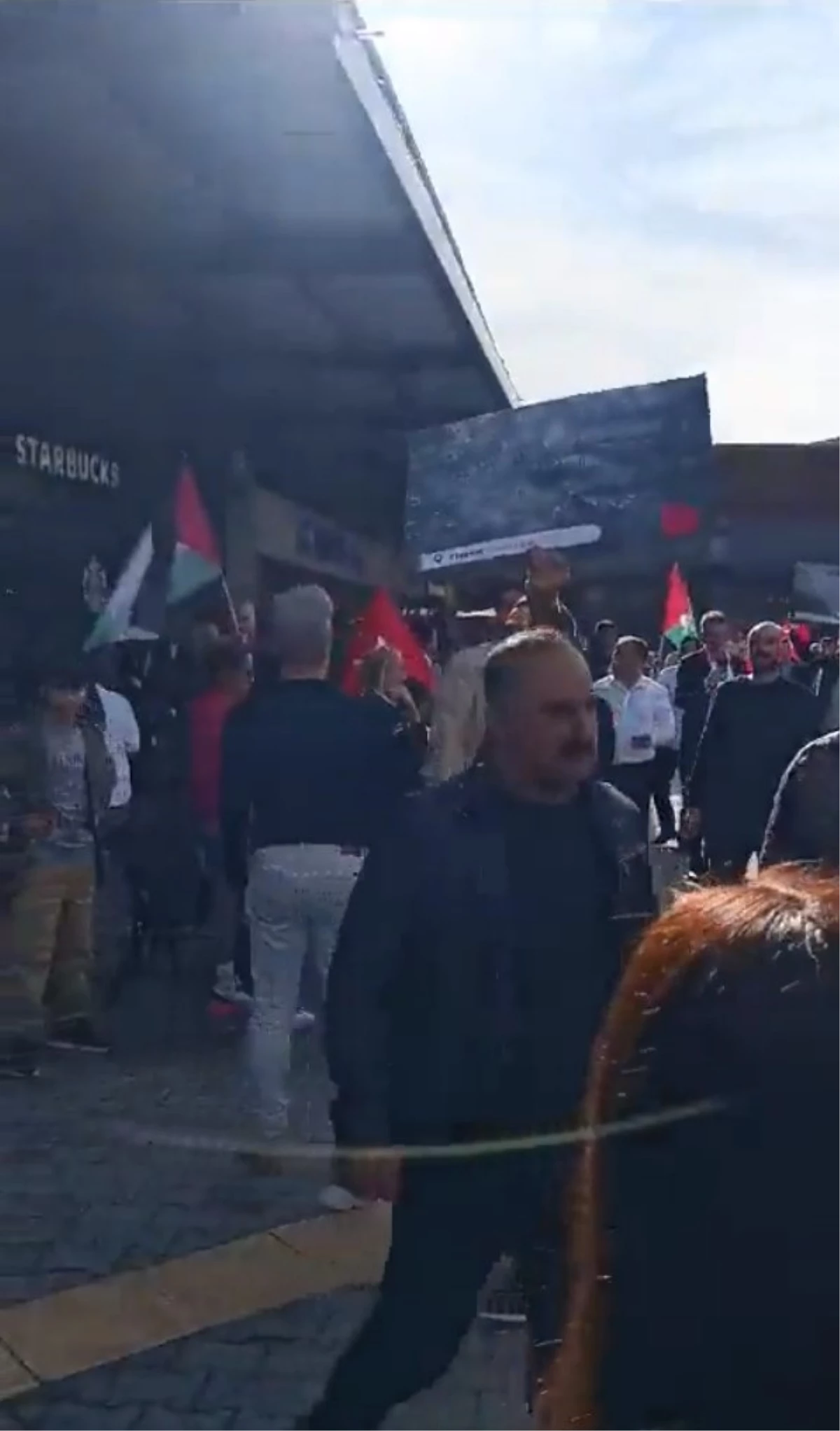 İsrail protestosu için kafe basıp müşterileri rahatsız eden kişilere soruşturma başlatıldı