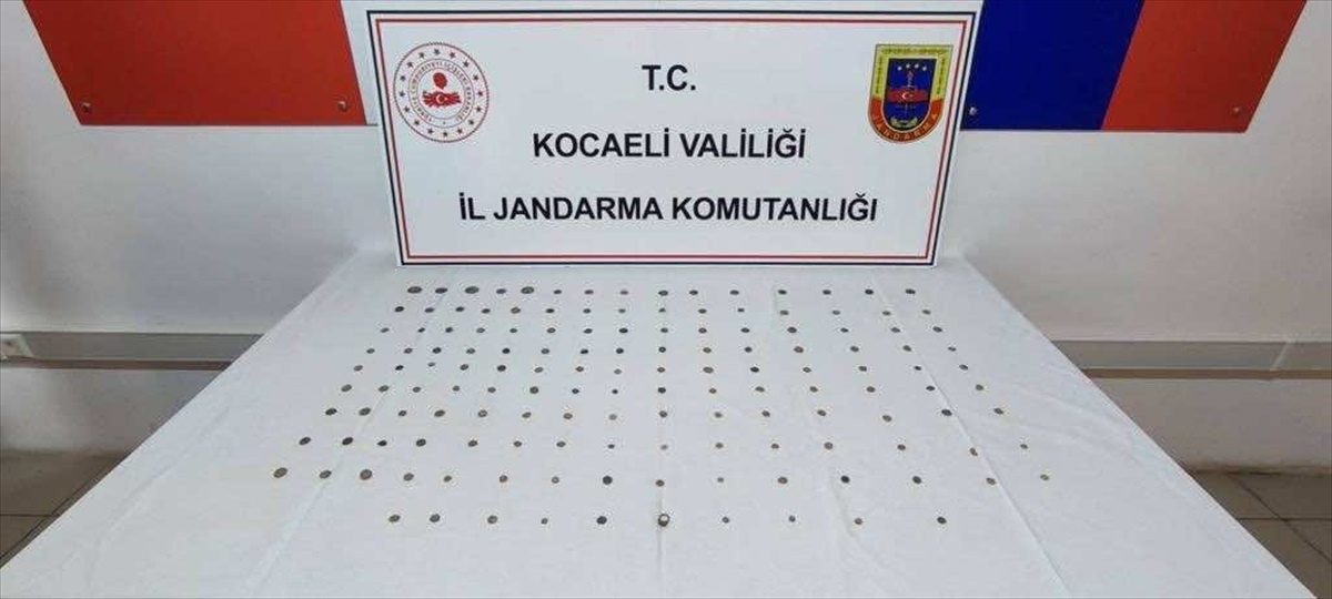 Gebze\'de tarihi eser operasyonu: 144 sikke ve 1 yüzük ele geçirildi