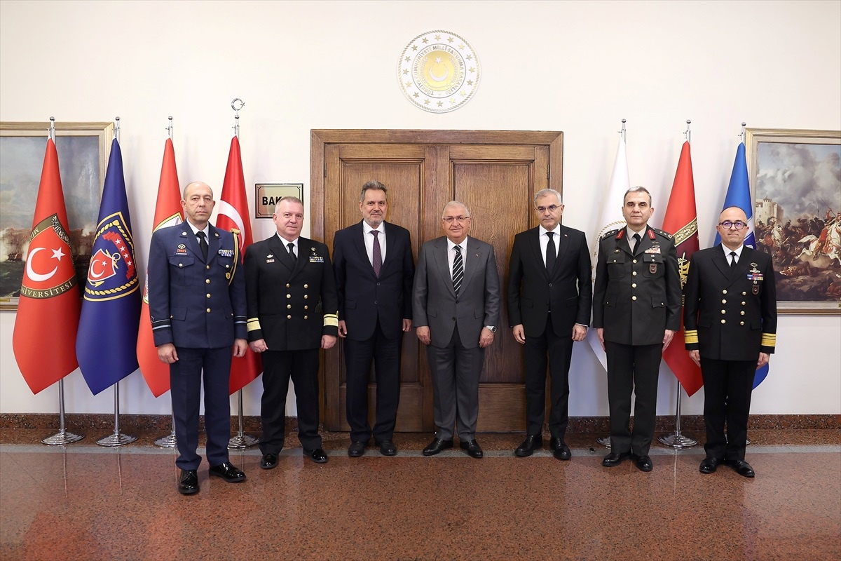 Milli Savunma Bakanı Yaşar Güler, Yunanistan heyetini kabul etti