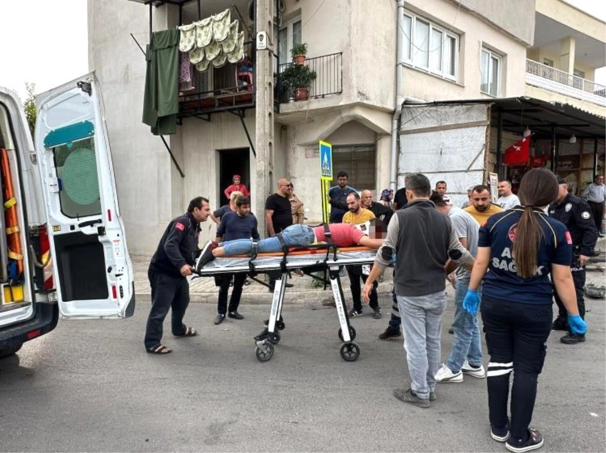 Adana Kozan\'da Otomobil ile Motosiklet Çarpıştı: 1 Yaralı