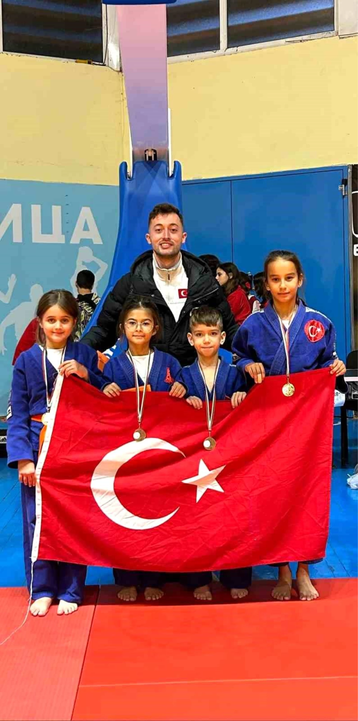 Muğlalı Judo Sporcuları Bulgaristan\'da Madalyalarla Döndü
