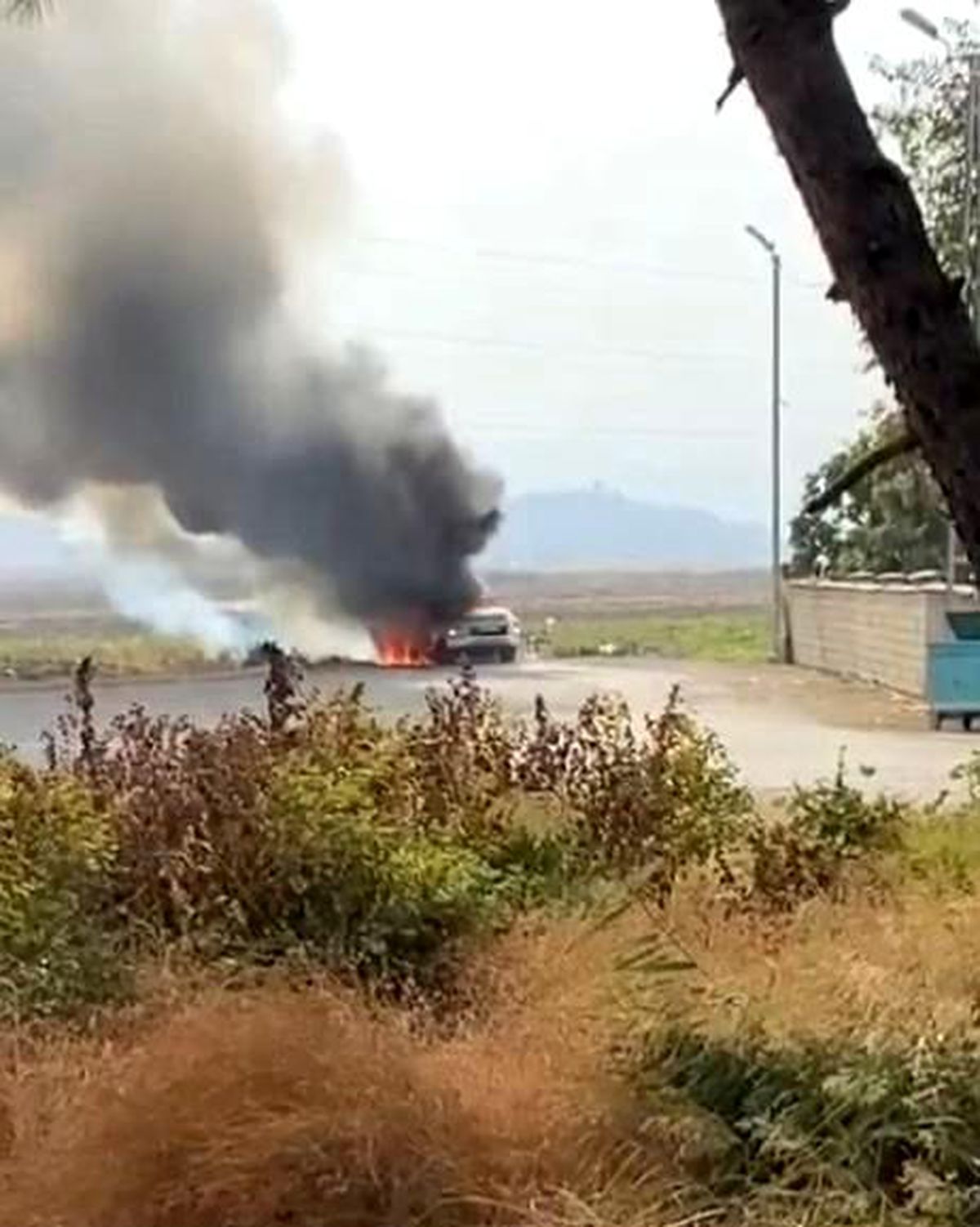 Kahramanmaraş\'ta Park Halindeki Otomobil Alev Alev Yandı