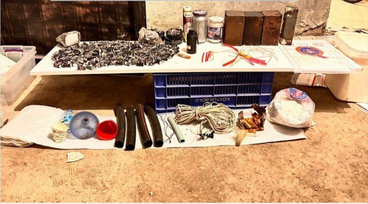 Sakarya\'da Patlayıcı ve Uyuşturucu Operasyonu: 2 Tutuklama