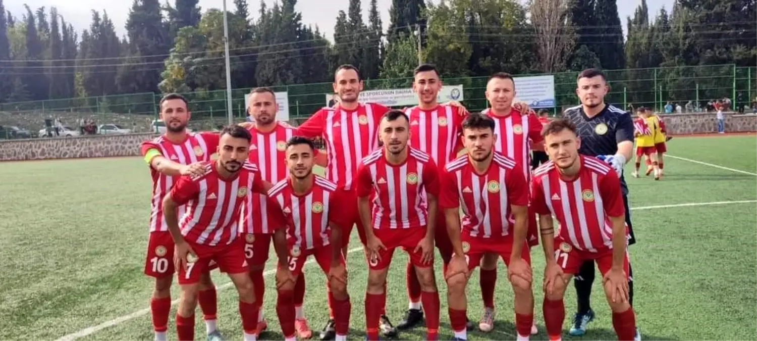 Sarıgöl Belediyespor, Üzümovalı Gençlikspor\'u mağlup ederek 6. galibiyetini aldı