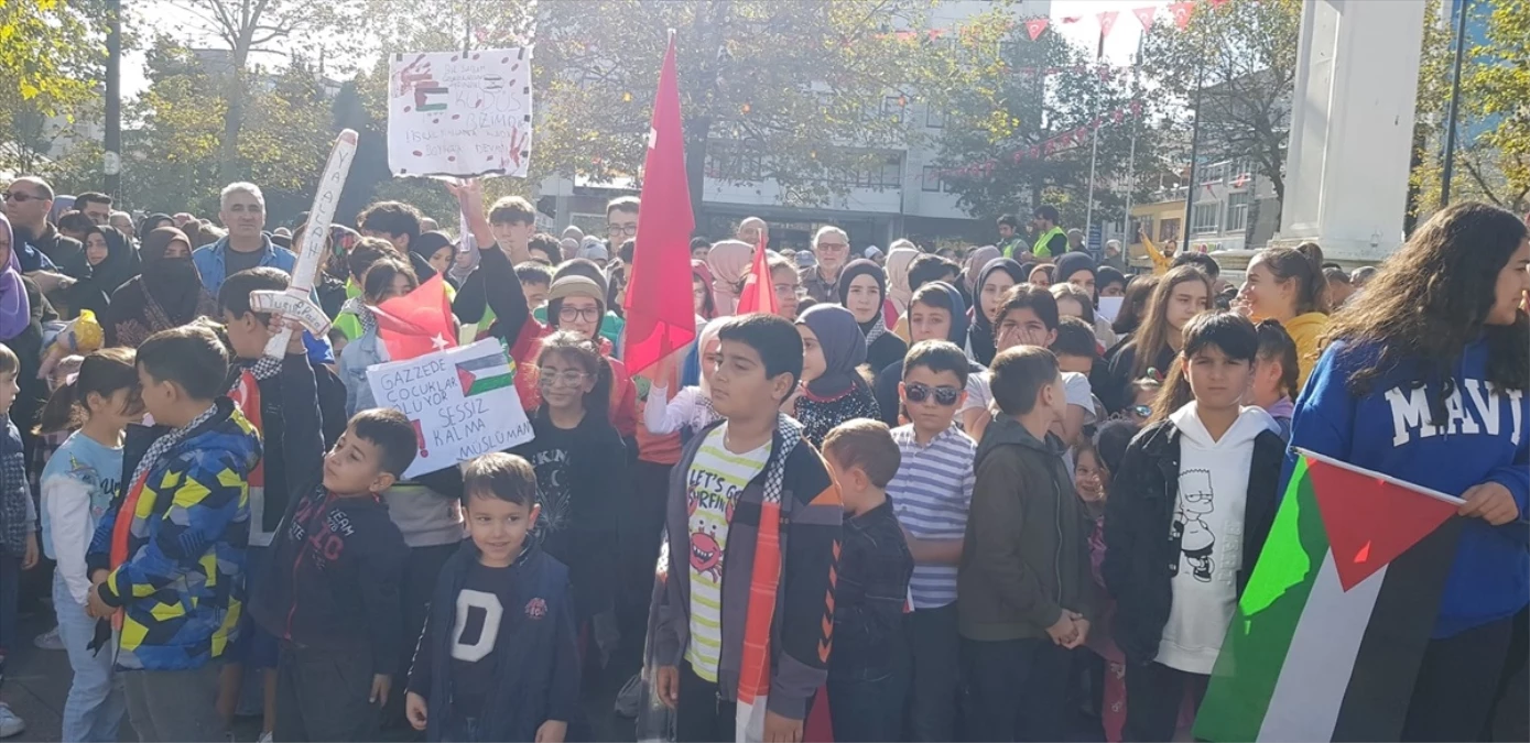 Çorlu\'da İsrail\'in Gazze saldırıları protesto edildi