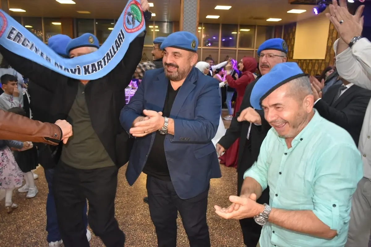 Kayseri\'de eski komandoların düğünde bir araya gelmesi