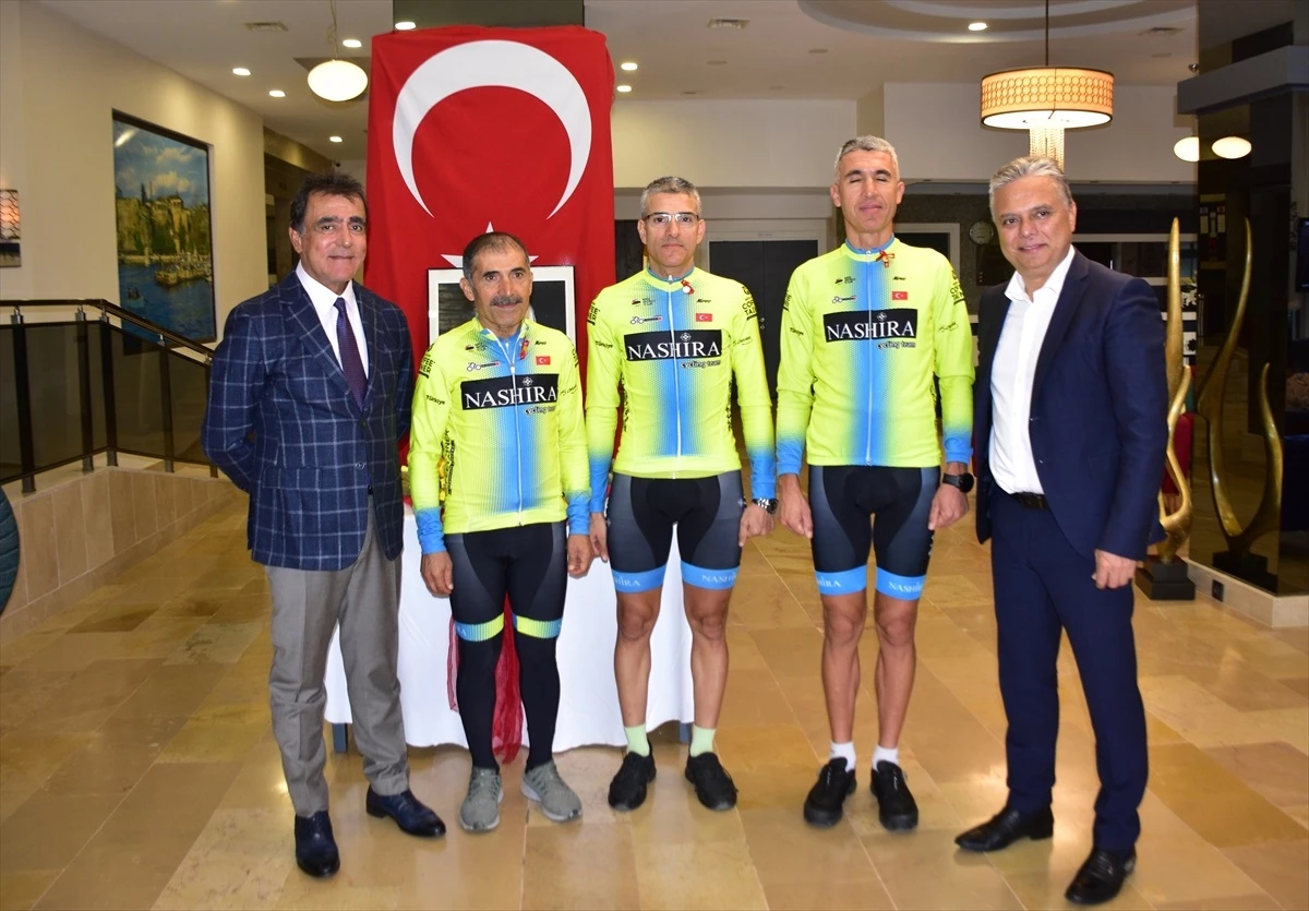 Antalyalı Bisikletçiler Nirvana Gran Fondo Dünya Serisi\'nde Yarışacak