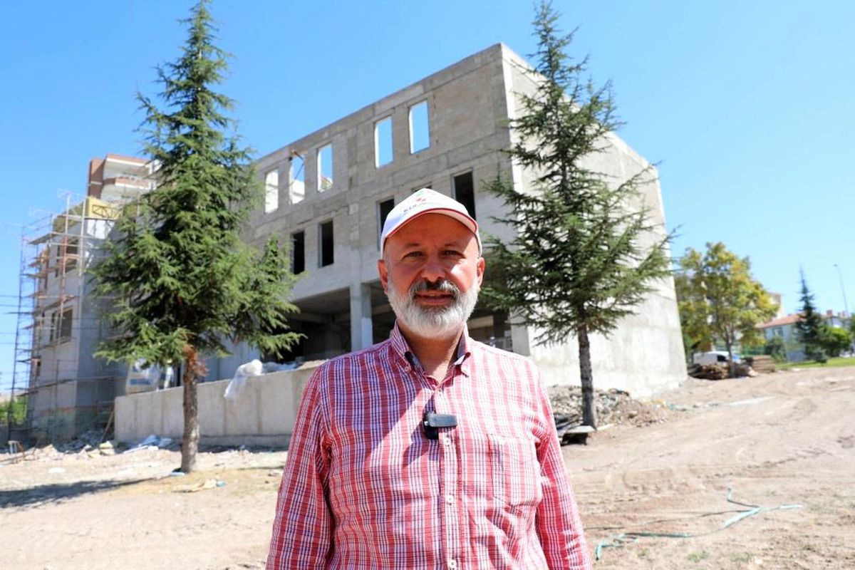 Başkan Çolakbayrakdar, "Sosyal tesislerle vatandaşlarımızın hayatlarına dokunuyoruz"