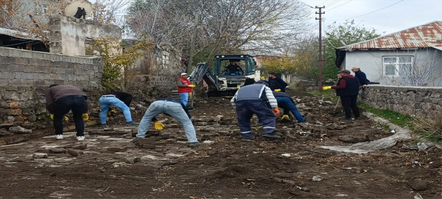 Bulanık\'ta 95 bin metrekare kilitli parke taşı döşendi