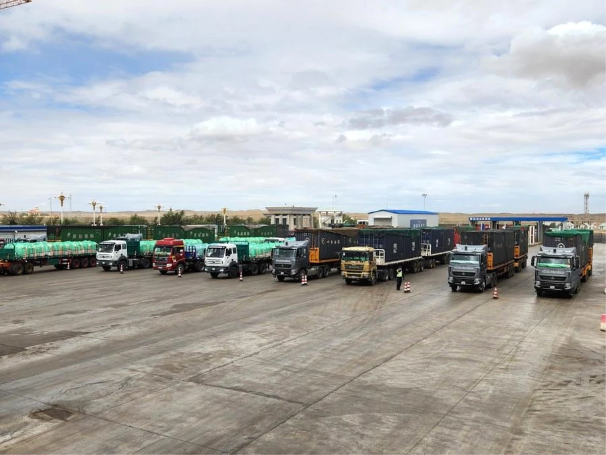 Çin-Moğolistan sınırındaki Ganqmod Limanı\'nda yolcu trafiği yeniden başladı