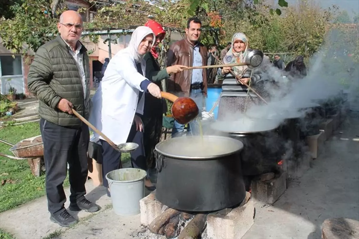 Düzce Şeker Kamışı Pekmezi Üretimine Başlandı