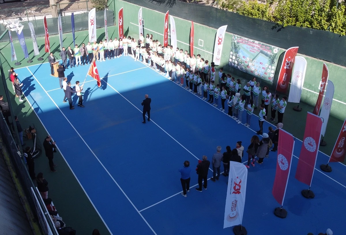 Demirci\'de Cumhuriyetin 100. Yılı Tenis Turnuvası Başladı