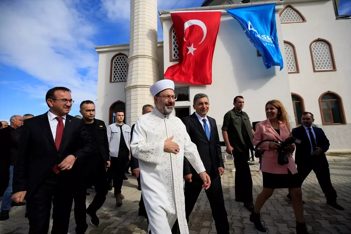 Diyanet İşleri Başkanı Ali Erbaş: Çocuklarımızı ne kadar ahlaklı yetiştirirsek bu toplum o kadar huzurlu olur