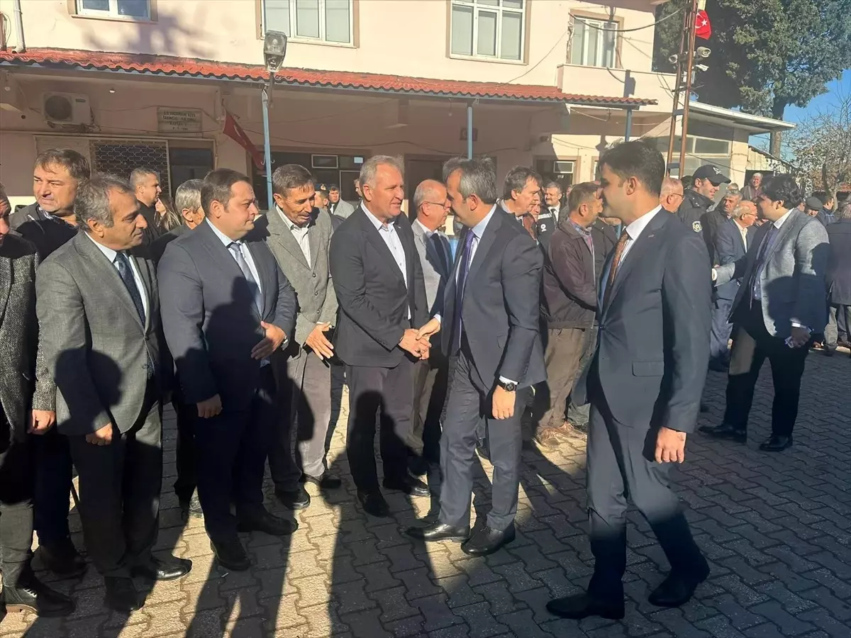 Edirne Valisi Yunus Sezer, köy ziyaretlerine devam ediyor