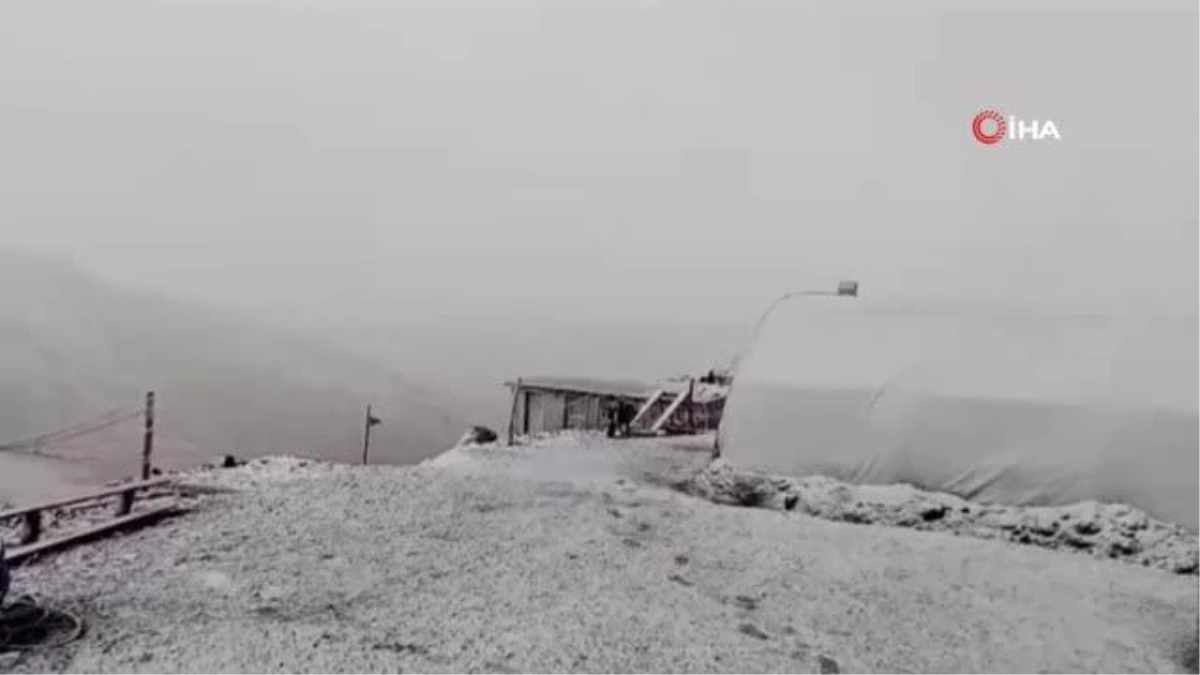 Erzurum-Tekman Karayolu\'nda kar yağışı etkili oldu
