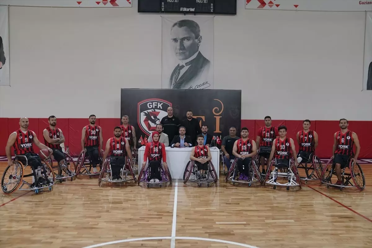 Gazişehir Gaziantep Tekerlekli Sandalye Basketbol Takımı Fİ Akademi ile Forma Sırt Sponsorluğu Anlaşması Yaptı