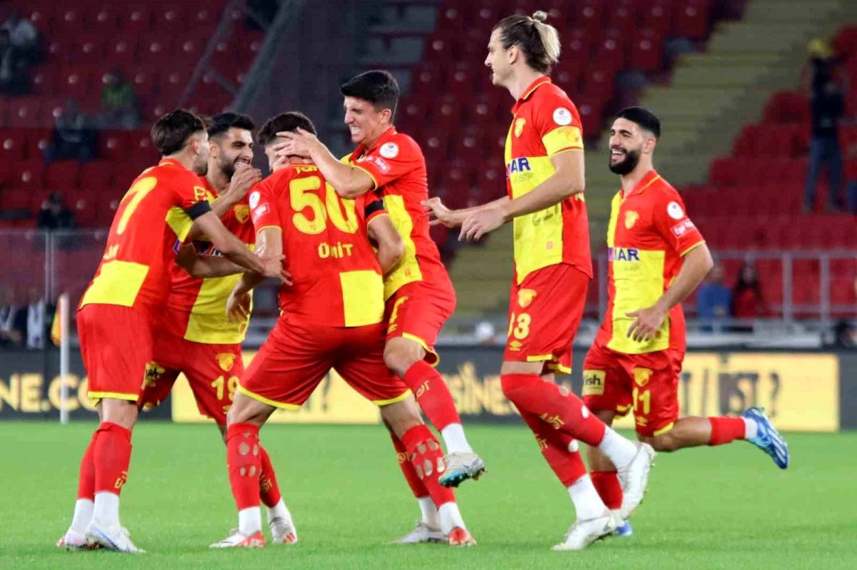 Göztepe Savunma Oyuncularıyla Gol Yağdırdı