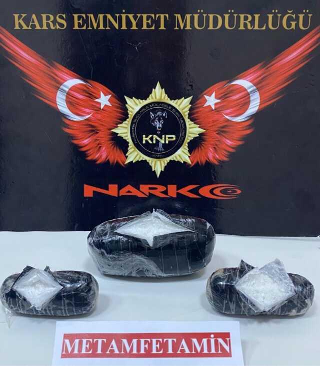 İran uyruklu yolcunun makatından uyuşturucu çıktı