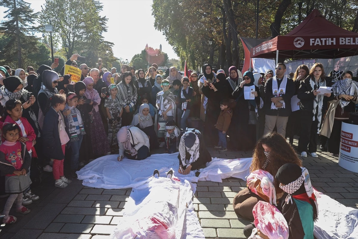 İstanbul\'da kadınların Filistin\'e destek için başlattığı oturma eylemi 14. gününde