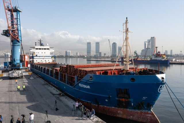 İzmir'den yola çıkan insani yardım gemisi Mısır'a ulaştı