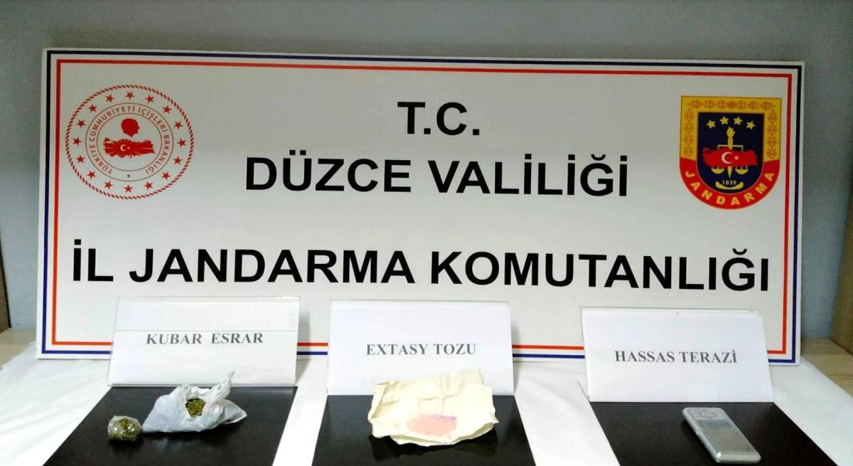 Düzce\'de Uyuşturucu Operasyonunda 28 Şüpheli Yakalandı