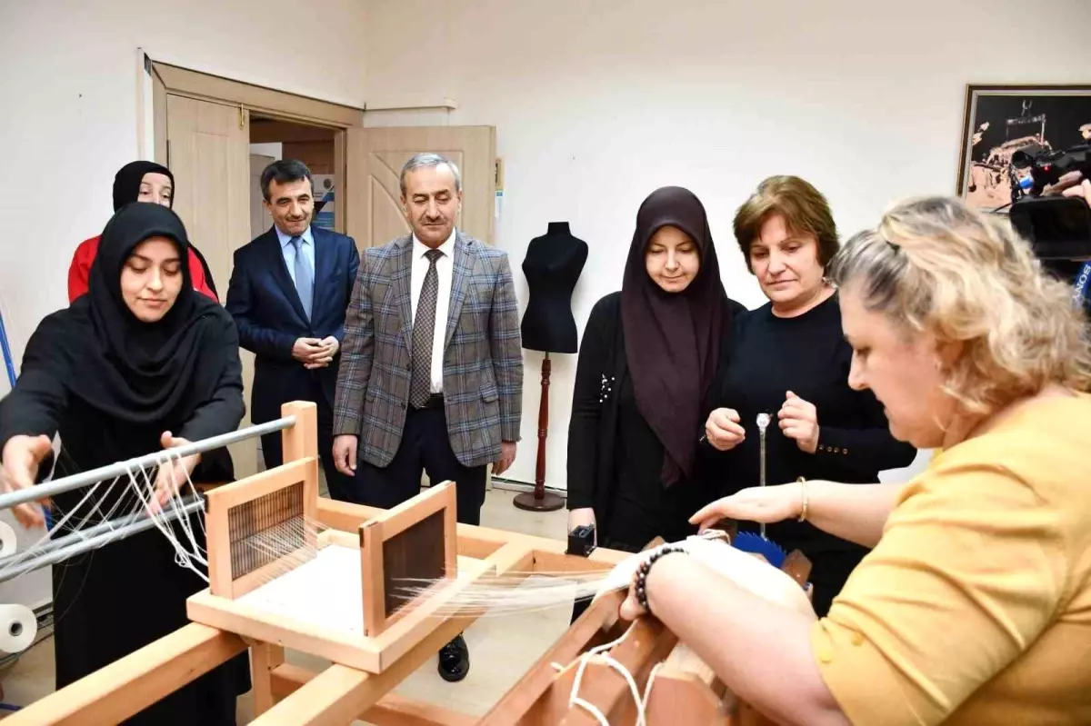 Kaybolmaya yüz tutmuş Eflani Çember Bezi dokumacılığı gelir kapısı olacak