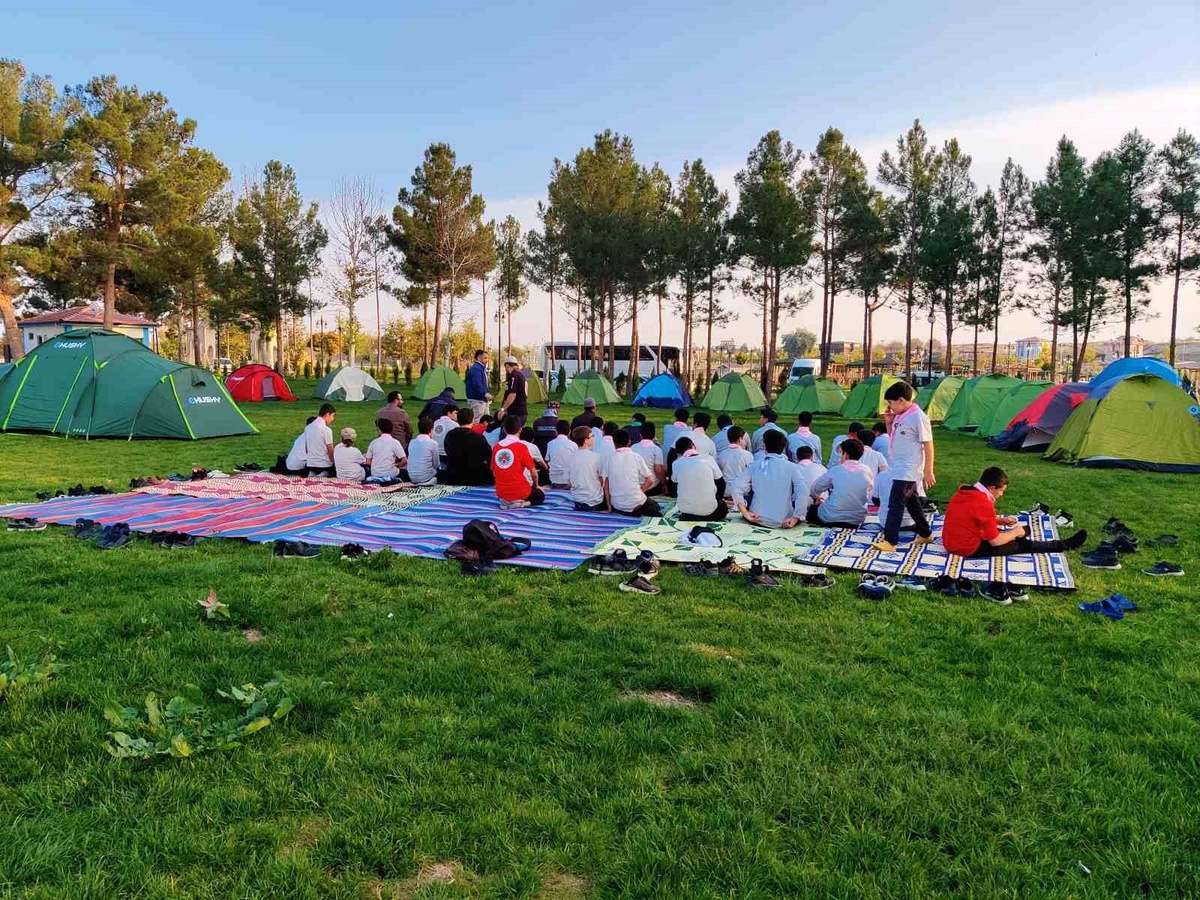 Battalgazi Belediyesi\'nin Karakaya Barajı\'ndaki Kırkgöz Sahil Parkı İzcilik Kampı