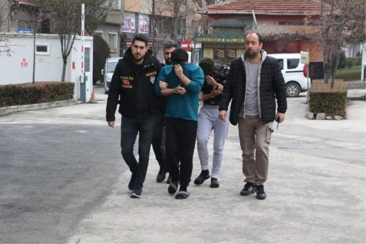 Eskişehir'de Sevgilisini Öldüren Şüpheli Kazayı İddia Etti