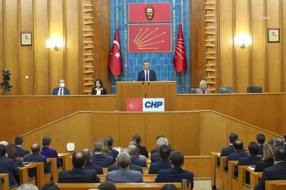 CHP Genel Başkanı Özgür Özel, milletvekilleri ve il başkanlarıyla basına kapalı grup toplantısı düzenledi