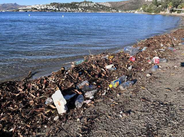 Selin vurduğu Bodrum'da sahiller çöplüğe döndü