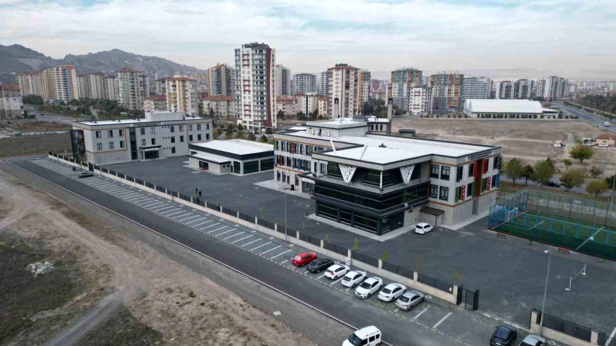 Melikgazi Belediyesi Şükrü Baktır İmamhatip Lisesi\'ni açıyor